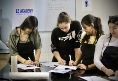 Professional trainings in the confectionary industry equip women and girls in Kosovo with the latest techniques and best practices in the field. These trainings aim to empower them to start their own businesses, gain employment and improve their economic situation.